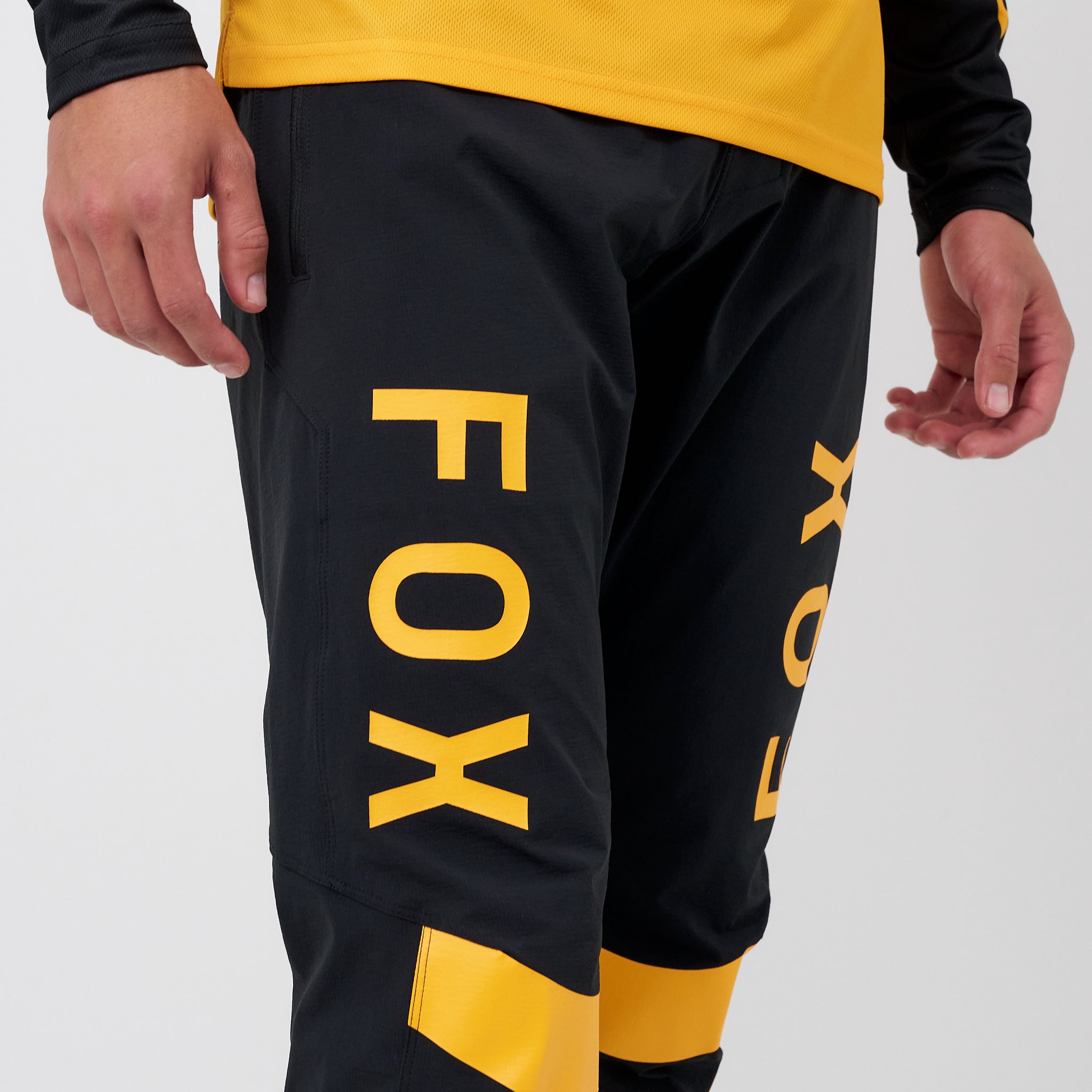 Fox Racing Japan ハーフパンツ Titan Race Men's Undergarment Body Armor メンズ チャコー Fox Racing Japan] ハーフパンツ Titan Race Men\u0027s Undergarment Body
