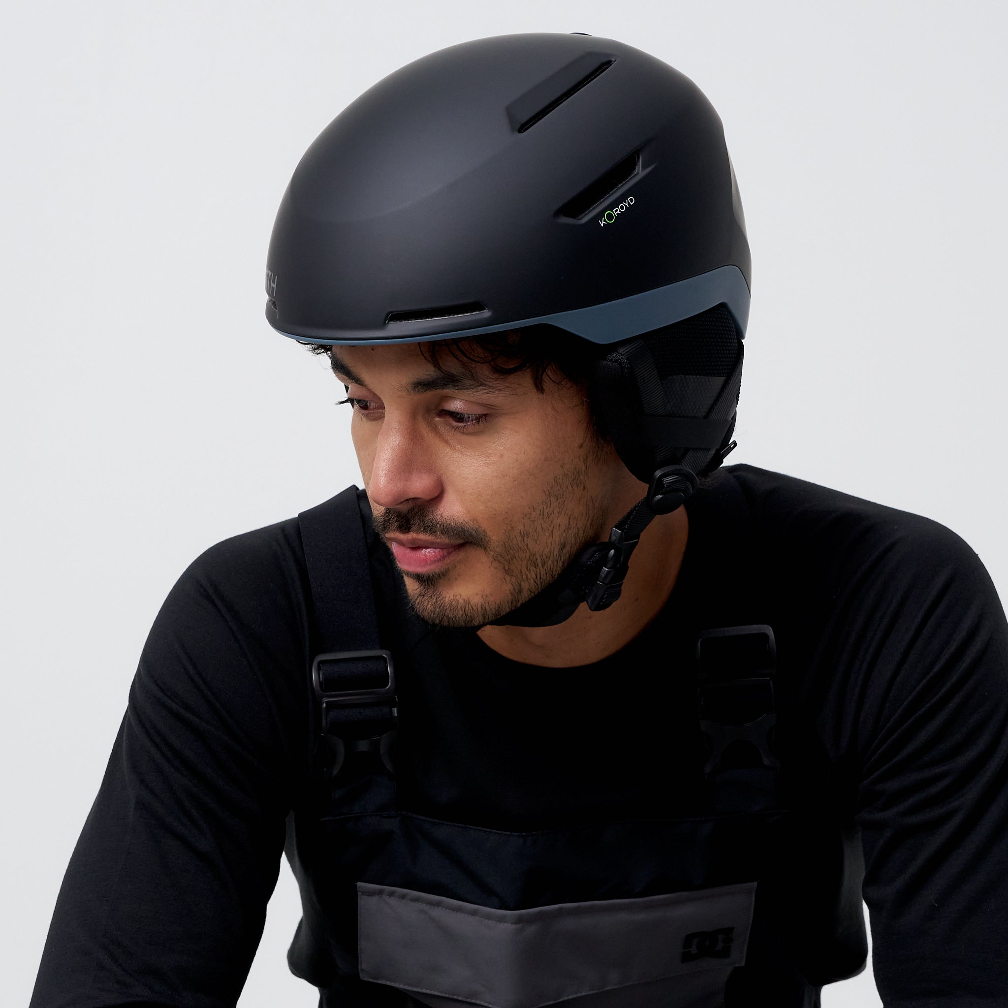 Smith Altus MIPS Snow Helmet in Black | SNOW SPORTS