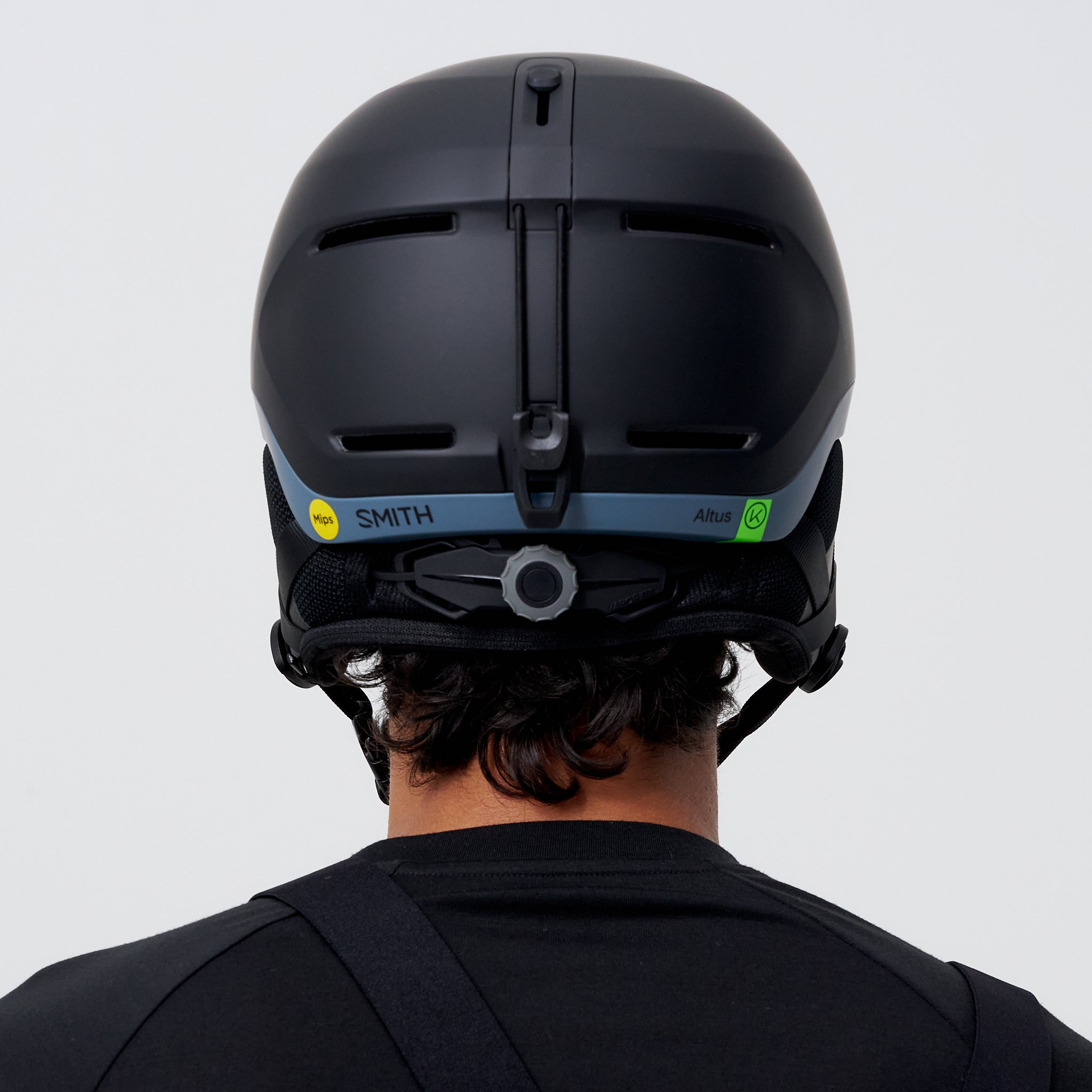 Smith Altus MIPS Snow Helmet in Black | SNOW SPORTS