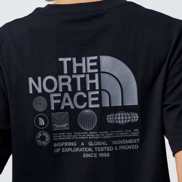 The North Face Relaxed Brand Globe Unisex Tee in Black CLO