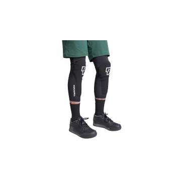 Race Face Charge Knee Stealth - Black
