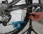 How to use a Chain Cleaner