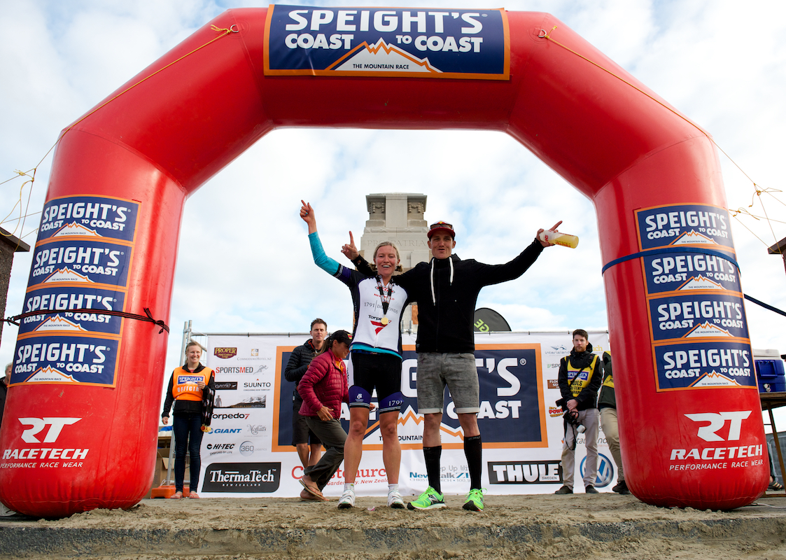 CREDIT: Marathon-photos.com . Speight’s Coast to Coast one day winners Braden Currie and Jess Simson. 