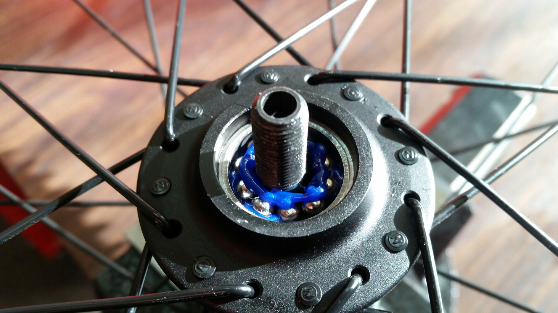 servicing a loose ball bearing hub help and advice